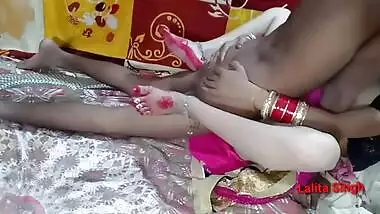 Hotel room is a place where nobody will catch Desi wife and XXX buddy