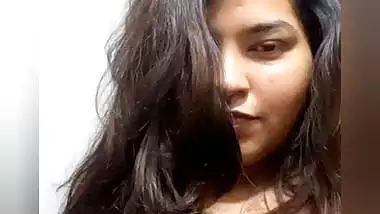 Seductive Indian girl topless big boobs showing selfie