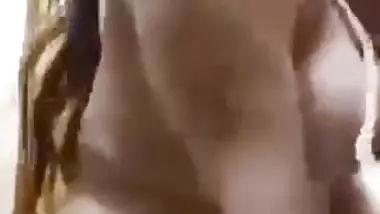 Desi girl doesn't how many people see this XXX video of her boobies