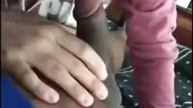 Sful Desi gal prepares BF for chudai by giving him XXX blowjob