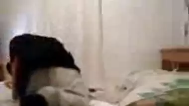 Sexy Mumbai teen sucking a stranger’s dick