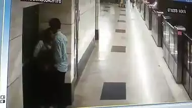 Metro station oral pleasure sex movie of a juvenile and horny couple