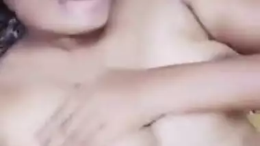 Perky Indian girl isn't shy about showing sexy XXX parts on camera