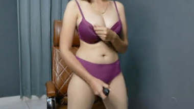 Kannad Mature Bhabhi Exposed Her Naked Figure