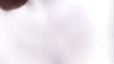 Naughty XXX girl exposes fat pussy in live show for Desi viewers