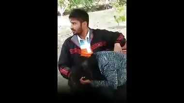 Bengaluru couple outdoor blowjob mms scandal