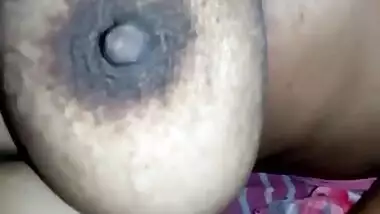 Indian guy sets camera on and touches sex boobs of XXX female in bed