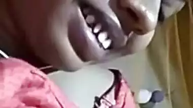 Today Exclusive- Horny Bhabhi Showing Her Boobs On Video Call Part 3