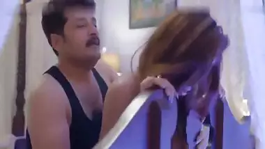 A lusty man fucks his wife’s hot friend in Hindi sexy bf