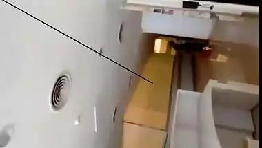 Desi aunty fingered by co worker in shopping mall staircase caught