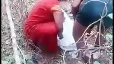 Village aunty is caught fucking outdoor with brother of hubby, Desi mms