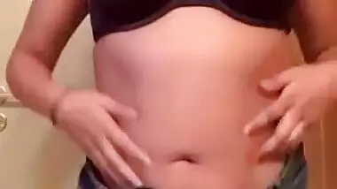 Today Exclusive- Sexy Nri Bhabhi Showing Her Boobs & Pussy And Blowjob Part 3
