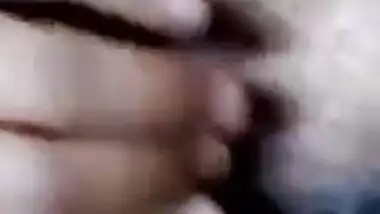It isn't a problem for the Desi to show tits and pussy to her lover