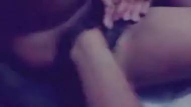 Adhi Raat Ko Maine Apni Nokrani Ke Choot Me Pura Hath Hi Ghusa Diya 9.3