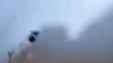 Indian Instagram influencer sowing big boobs MMS