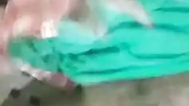 Desi Bhabi Apni Boy Friend Ko Bathroom Mein Jaakar Uski Bada Boobs Our Chut Dikhakar Maja Lerrahihe