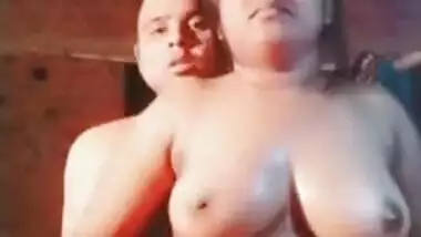 Chubby Desi hussy enjoys XXX boobs massage from her man in MMS clip