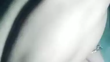 Amateur video of teen Indian in pink bra who masturbates pussy in room