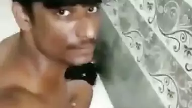 Young guy fucks his GF’s tight pussy in Tamil sex video