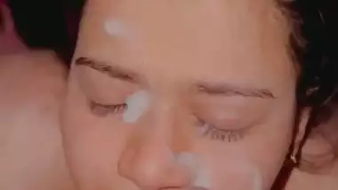Nude Indian girl gets cum facialized by her lover