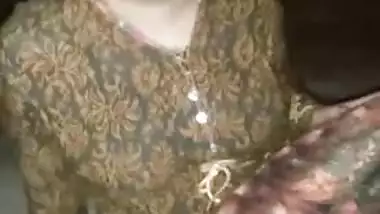 Desi girl gives hairy pussy to XXX boyfriend and fools around close-up