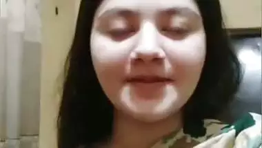 Cute bhabhi on Chamet topless video call FSI sex